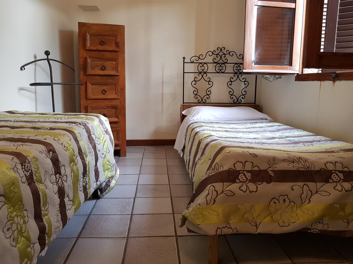 Guest House Il Giardino كولّي فال ديلسا المظهر الخارجي الصورة