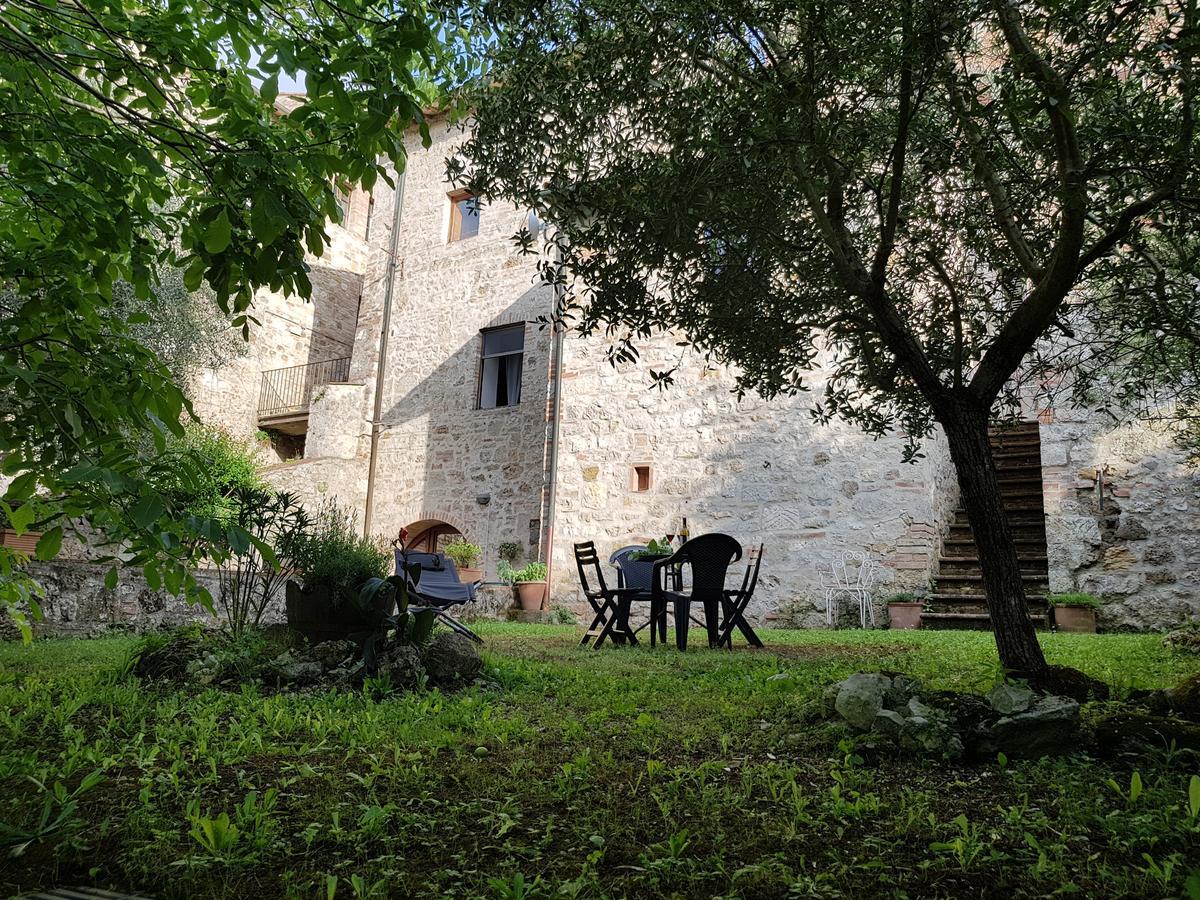 Guest House Il Giardino كولّي فال ديلسا المظهر الخارجي الصورة