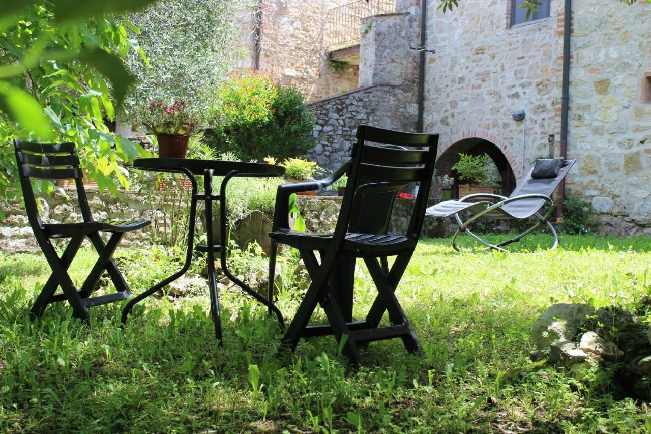 Guest House Il Giardino كولّي فال ديلسا المظهر الخارجي الصورة