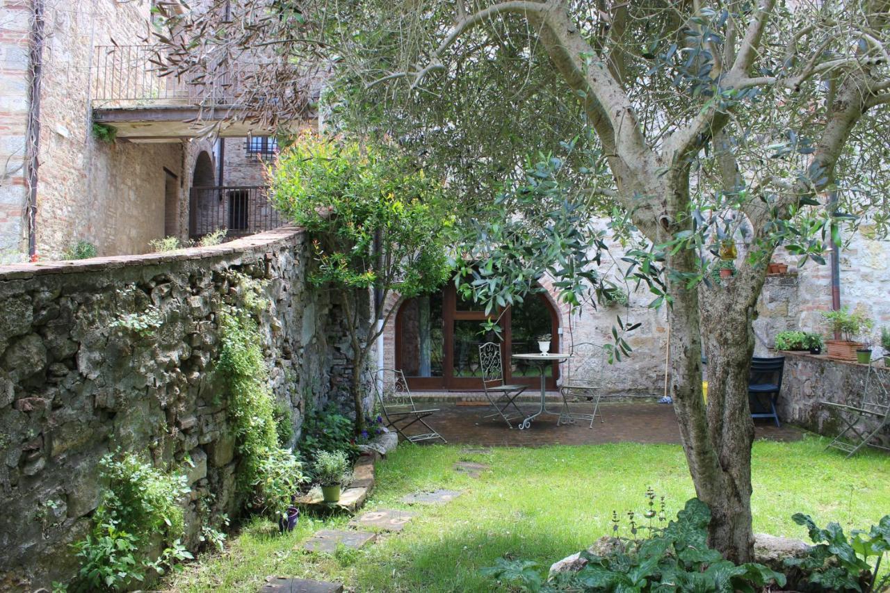 Guest House Il Giardino كولّي فال ديلسا المظهر الخارجي الصورة