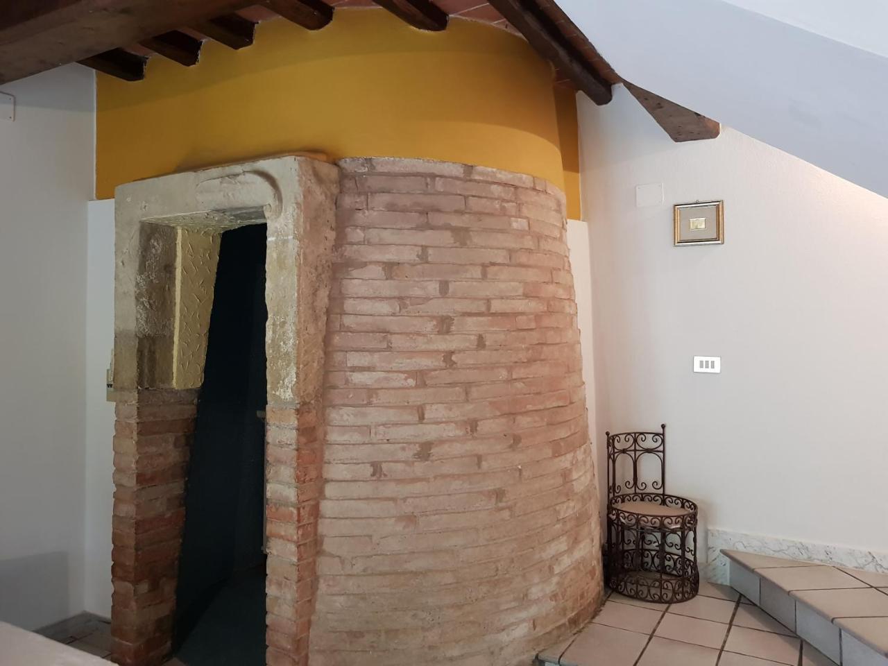 Guest House Il Giardino كولّي فال ديلسا المظهر الخارجي الصورة